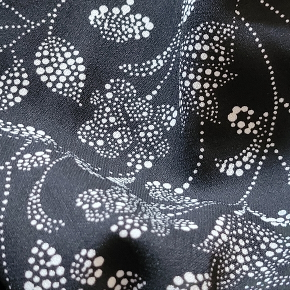 🌟 NWT MELLODAY Black/White Floral Blouse MockNeck Big Shoulders PuffSleeve Sz L - Picture 4 of 11